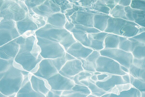 Beschaffenheit sauberen Wassers im Swimmingpool
