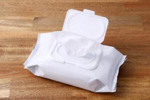 Feuchttücher oder Desinfektionstücher in einer Box